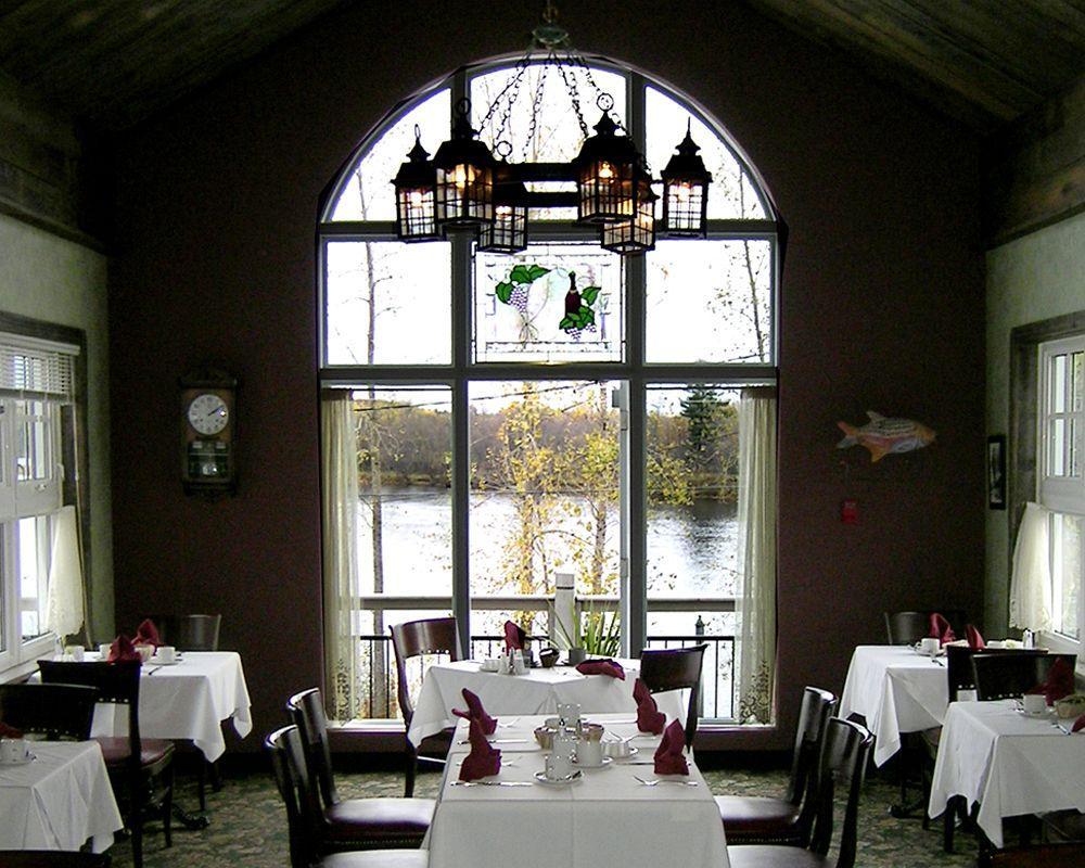 Chateau Logue Hotel Maniwaki Dış mekan fotoğraf