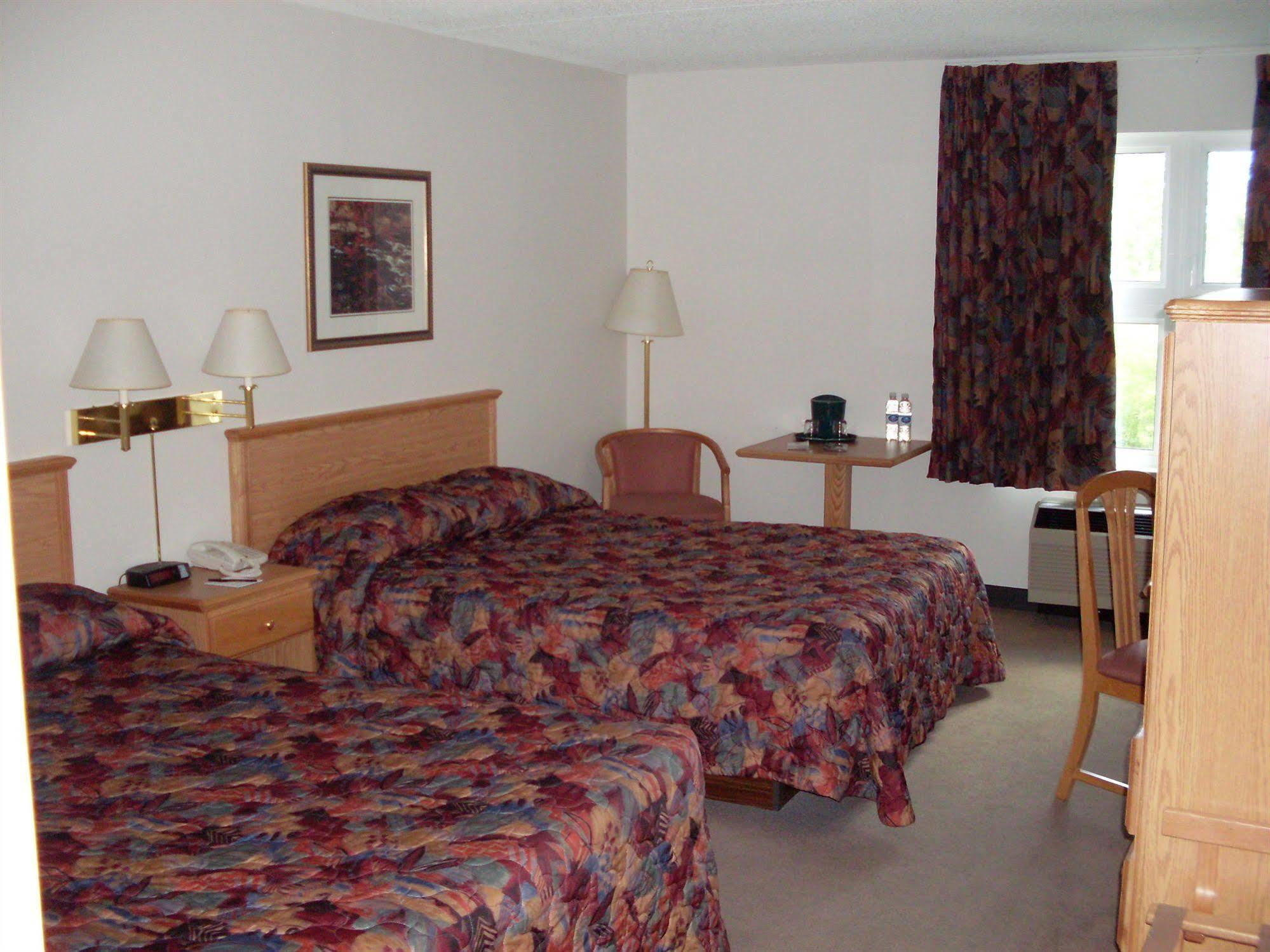 Chateau Logue Hotel Maniwaki Dış mekan fotoğraf