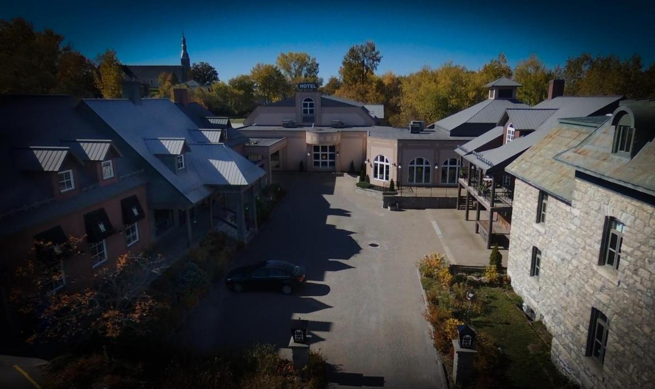 Chateau Logue Hotel Maniwaki Dış mekan fotoğraf